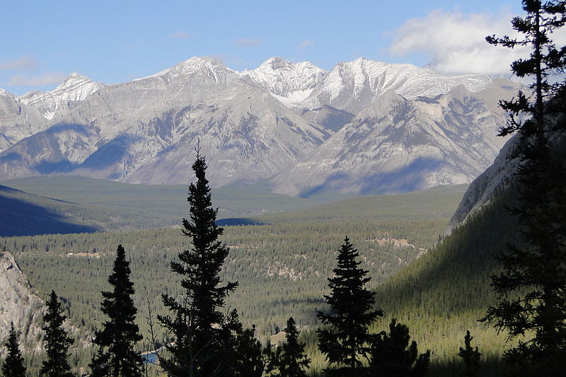800px-Sulphur_Mountain_Summit_-_Banff_-_Alberta_-_Canada_-_04